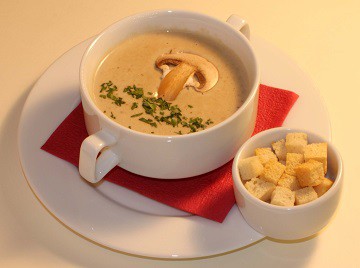 Грибний крем-суп з шампіньйонів – смачний і корисний обід