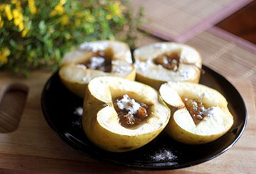 Печені яблука в духовці: рецепт, калорійність, користь і шкоду Печені яблука в духовці: рецепт, калорійність, користь і шкоду