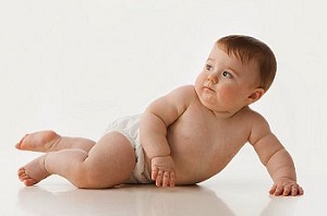У скільки місяців дитина починає самостійно перевертатися і як її допомогти У скільки місяців дитина починає самостійно перевертатися і як її допомогти