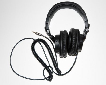 Audio-Technica (): 