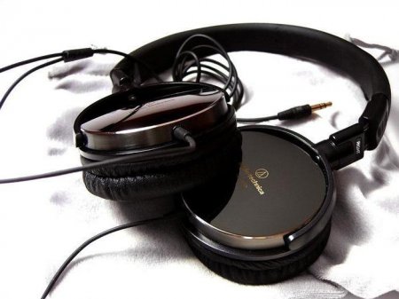 Audio-Technica (): 