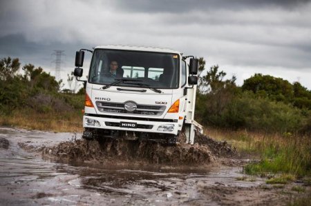  Hino 500: , ,   