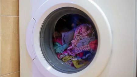 Чому пральна машинка стрибає при віджиманні? Причини вібрації та їх усунення