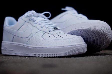  Nike Air Force 1:   