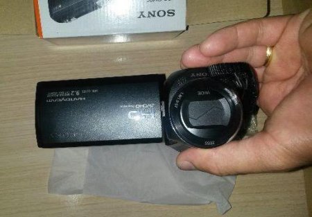 Sony HDR-CX405:    