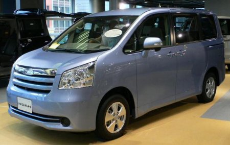 Toyota Noah:      