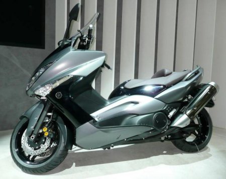 " - 500" (Yamaha T-Max 500):  ,   .  