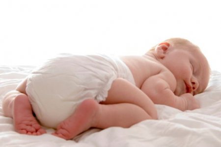   Pampers Sleep & Play:  ,   