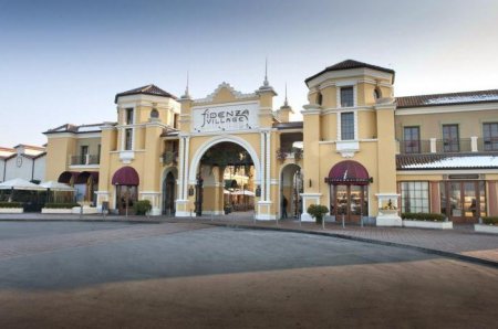 Fidenza Village Outlet: .   볿