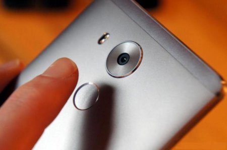  Huawei Mate 8:   