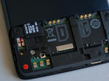 Philips W737: характеристики та відгуки Philips W737: характеристики та відгуки