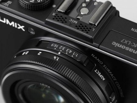   Panasonic Lumix LX7:  