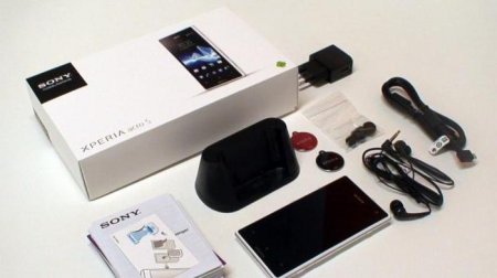 Sony Xperia acro S:    