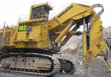  Komatsu:    