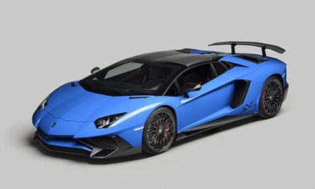    Lamborghini LP700-4 Aventador