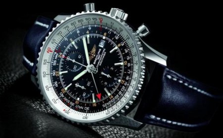  Breitling Navitimer:    