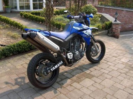  Yamaha XT660X:    