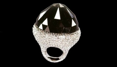 Найбільший діамант у світі за вагою та розміром