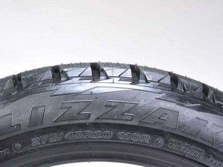  Bridgestone Blizzak DM-V1: . Bridgestone Blizzak DM-V1:  