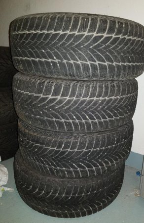  Goodyear UltraGrip Ice 2: 