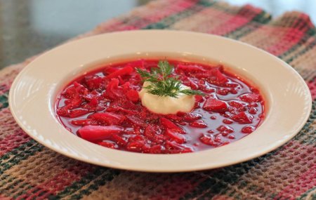Борщ з томатною пастою: покроковий рецепт з фото