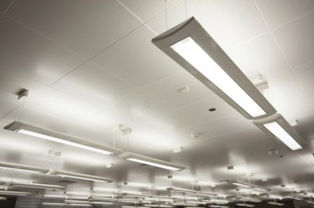 Лампи світлодіодні лінійні: огляд, види, характеристики і відгуки