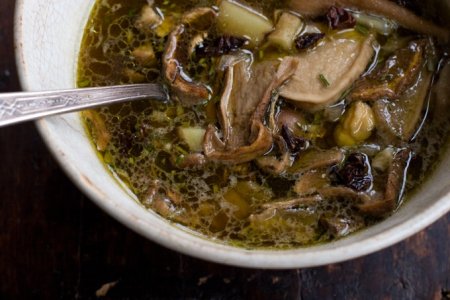 Приправи для грибного супу: відповідні спеції, смакові якості, поєднання з стравами
