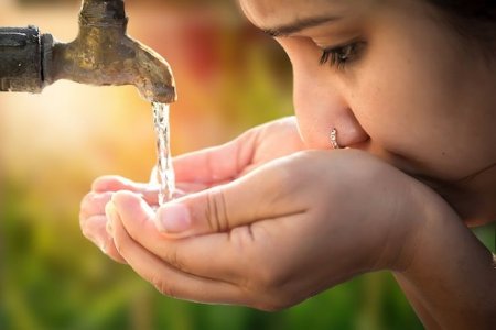 Як зарядити воду позитивною енергією: проста інструкція