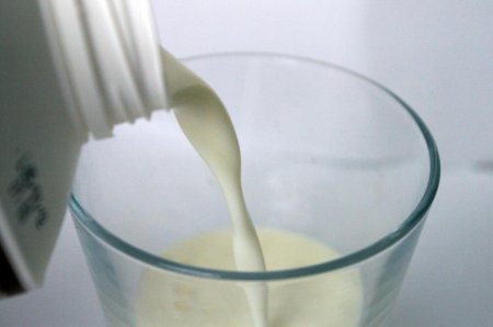 Як збити молоко для латте або капучино