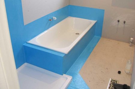 Рідка гідроізоляція для ванної кімнати: вибір матеріалу, типи і види ізоляції, необхідні інструменти, інструкція проведення робіт і відповідності вимогам СНИП
