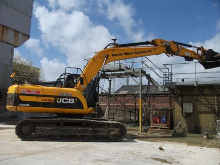 JCB 220:   ,   