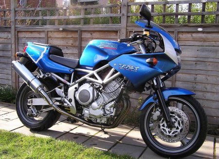 Спортивний мотоцикл Yamaha TRX 850: огляд, технічні характеристики, відгуки