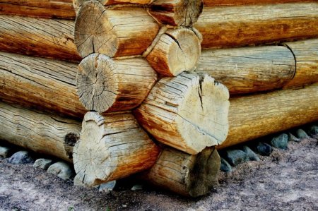 Заміна вінців в дерев'яному будинку: способи заміни, конструкція, поради та рекомендації